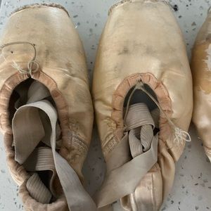 Used worn pointe shoes